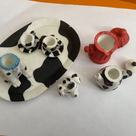 Young Miniature Tea Set 1995 - Dalmatians and Firehouse Theme - Chips on Tray - Picture 4 of 7